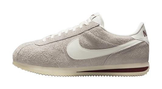 Nike Cortez Se Suede College Grey Dark Team Red Coconut Milk Sail vjkicks