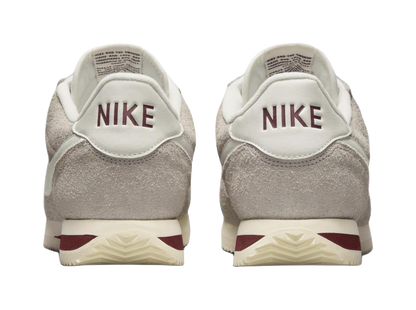 Nike Cortez Se Suede College Grey Dark Team Red Coconut Milk Sail vjkicks